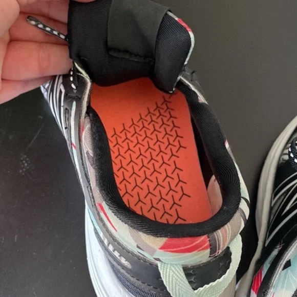 New Balance x Sweaty Betty Vazee Agility Runners - Picture 15 of 15